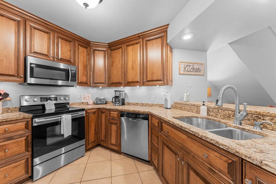 PR66-8 The Gathering Grounds Apartment in Branson