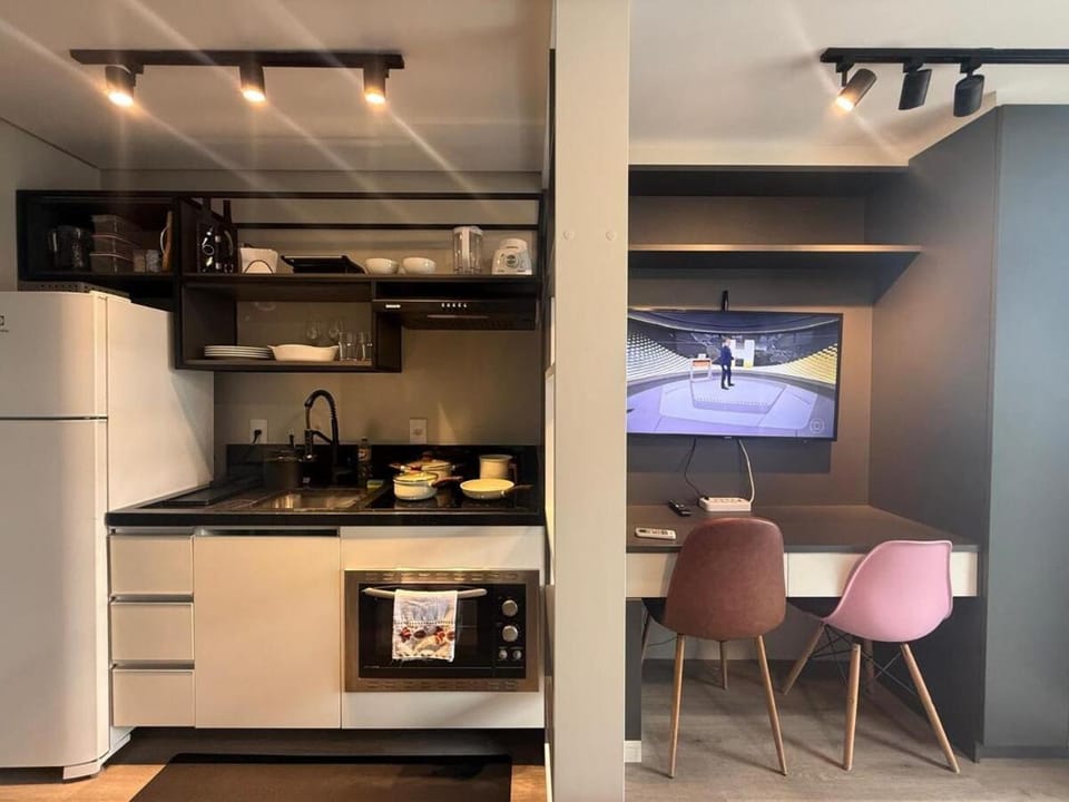 TV and multimedia, Kitchen or kitchenette, stove