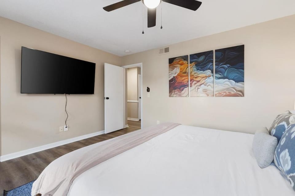 2BR 1 and Half BA Stylish Condo Near Hospitals Shopping House in Columbia