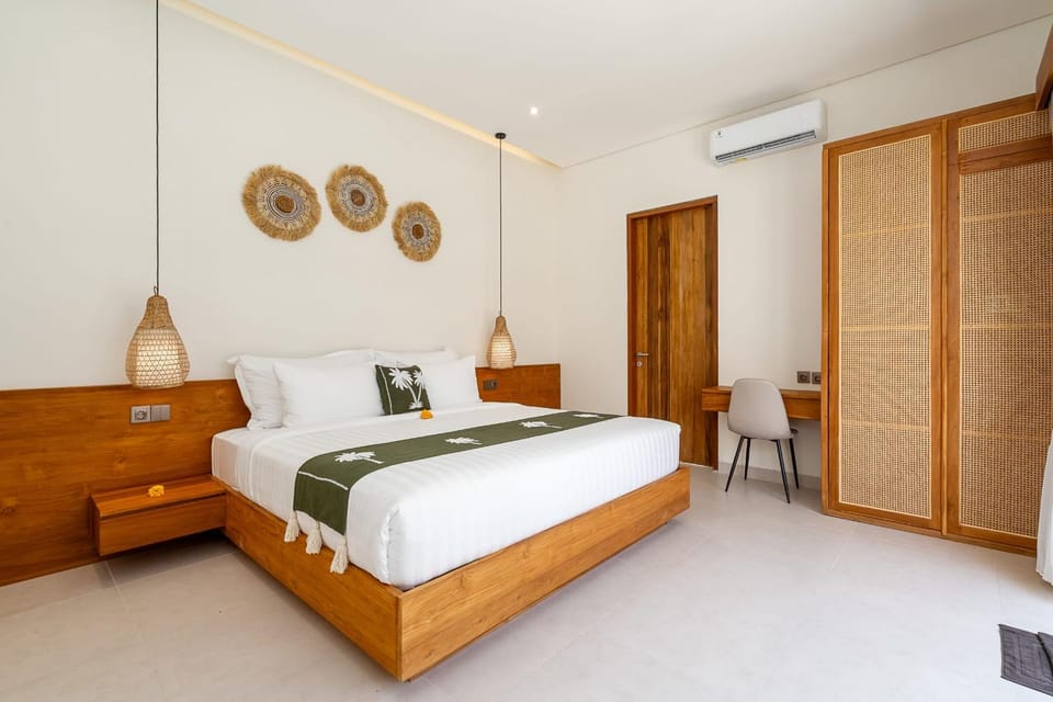Bed, Photo of the whole room, Bedroom, wardrobe, air conditioner
