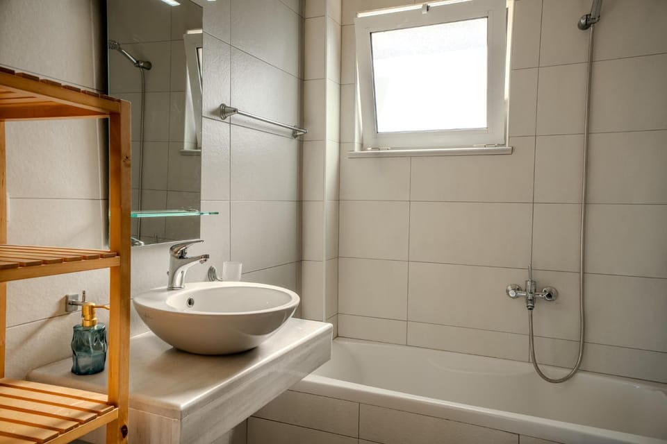 Kalyves Sand- Beach front apartment House in Crete