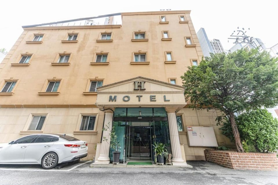 Property building, Parking