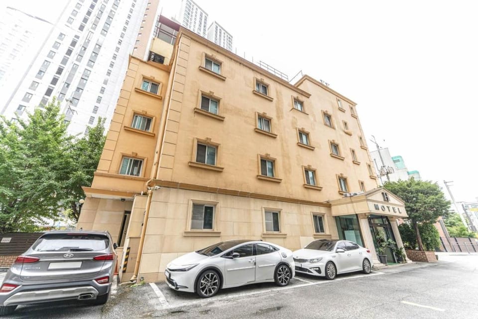 Property building, Parking