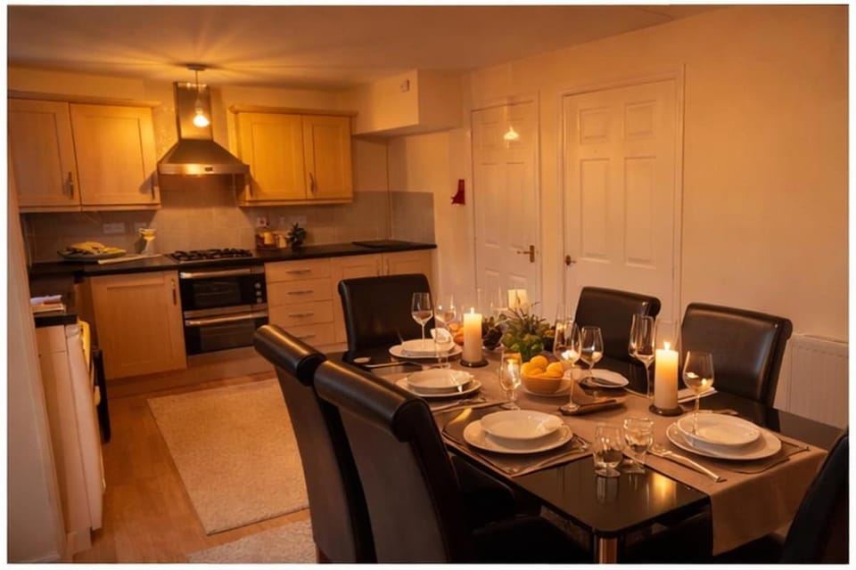 Sleeps 9- Garden-Parking-WiFi Near uea and Nnuh House in Costessey