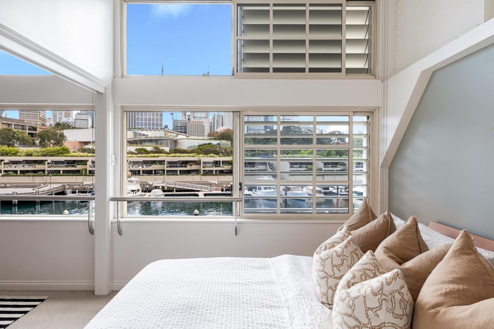Bedroom, City view, Sea view
