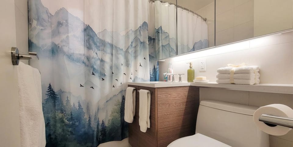 Shower, Toilet, Bathroom, towels