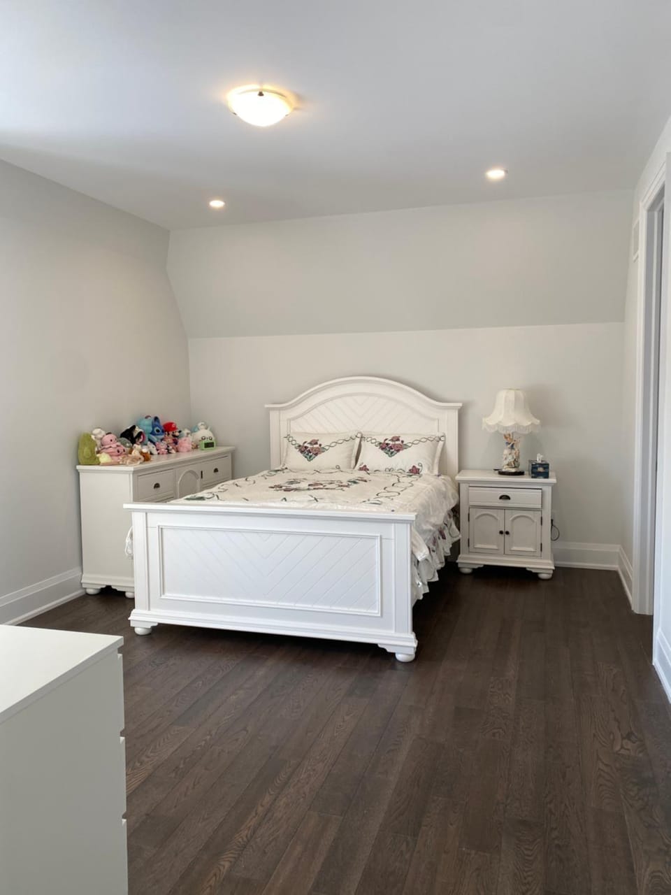B-Queen bedroom near Yonge-Finch - Willowdale Grand Residence Bed and Breakfast in Toronto