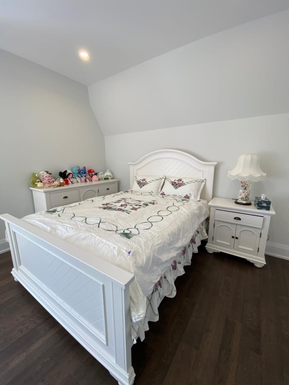 B-Queen bedroom near Yonge-Finch - Willowdale Grand Residence Bed and Breakfast in Toronto