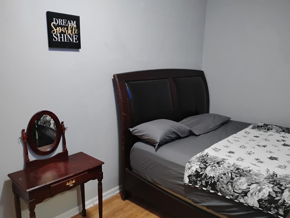 Grove#10 Bed and Breakfast in Irvington