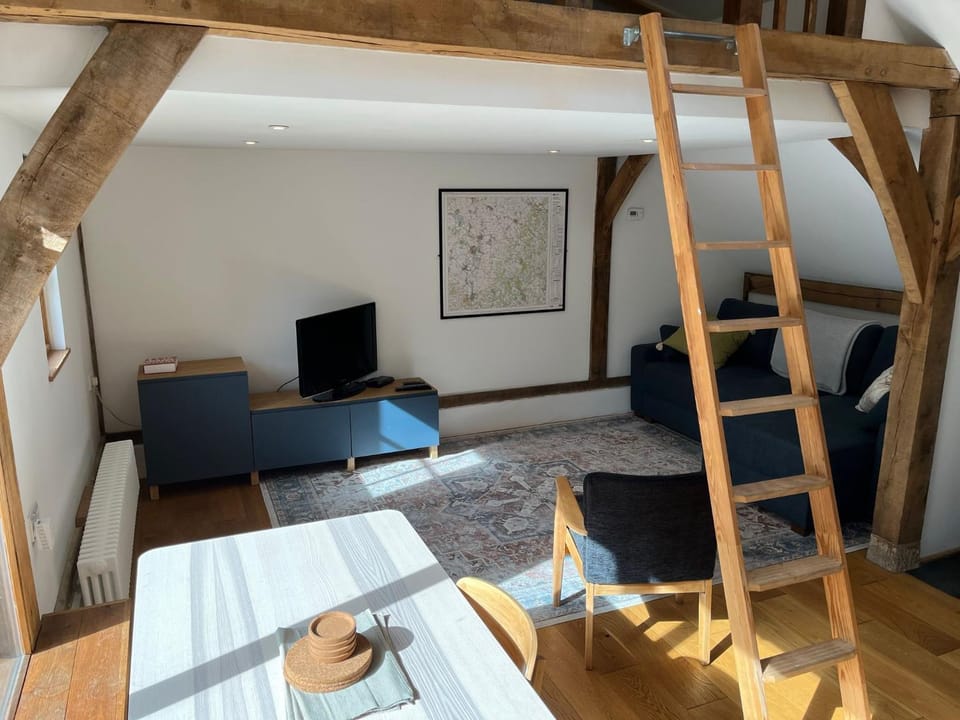 Restaurant/places to eat, Communal lounge/ TV room, Living room