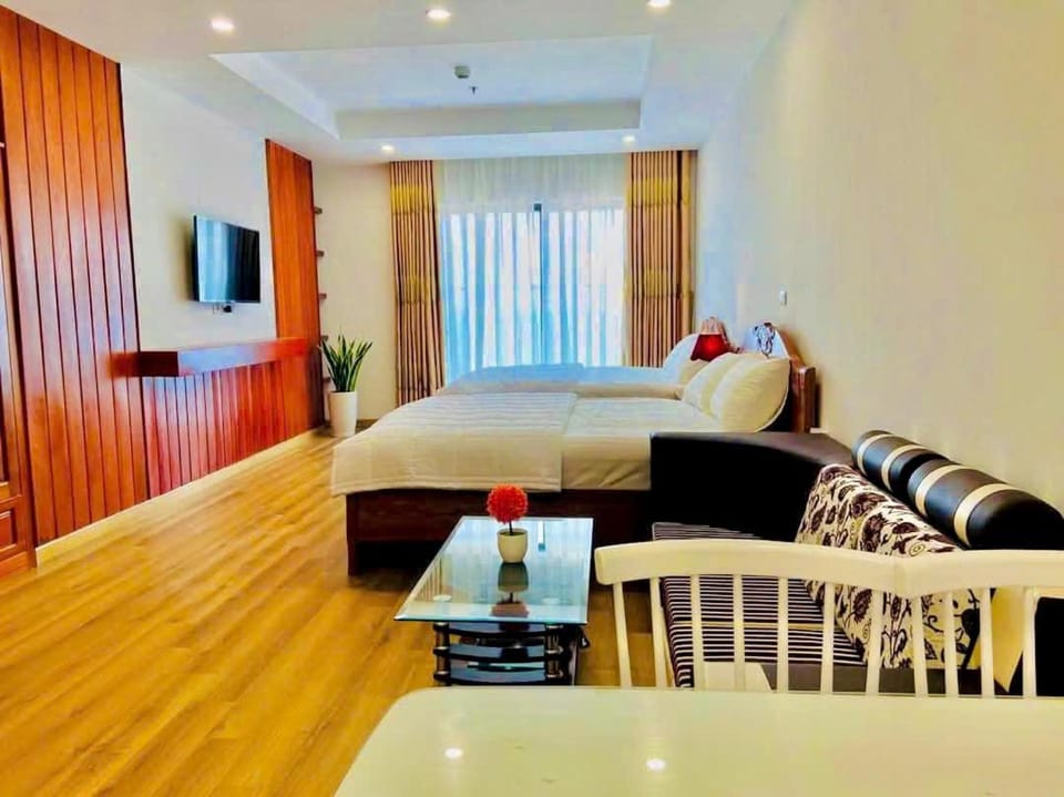 Communal lounge/ TV room, Bed, TV and multimedia, Seating area, Bedroom