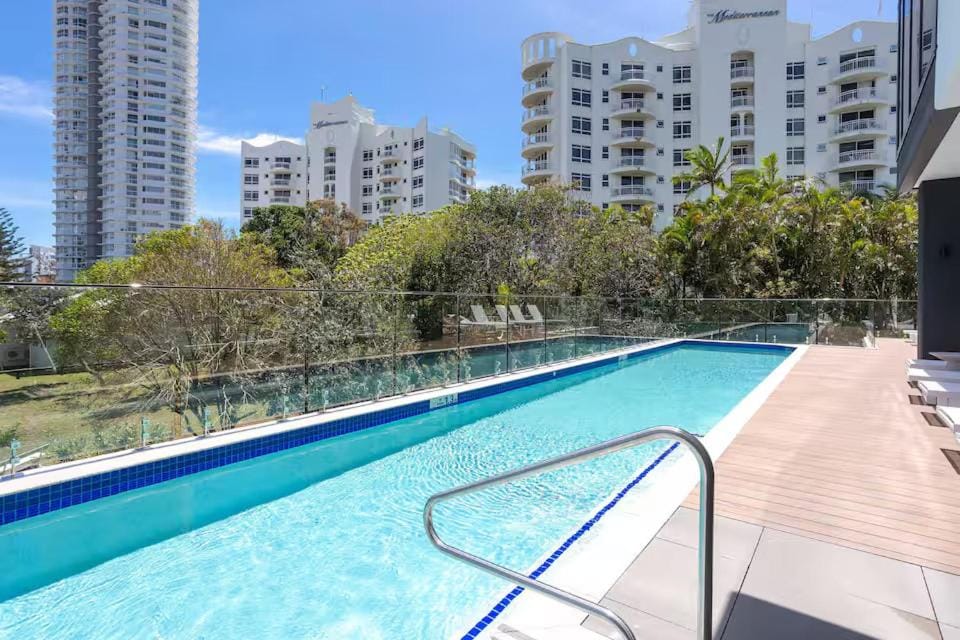 Swimming pool, sunbed