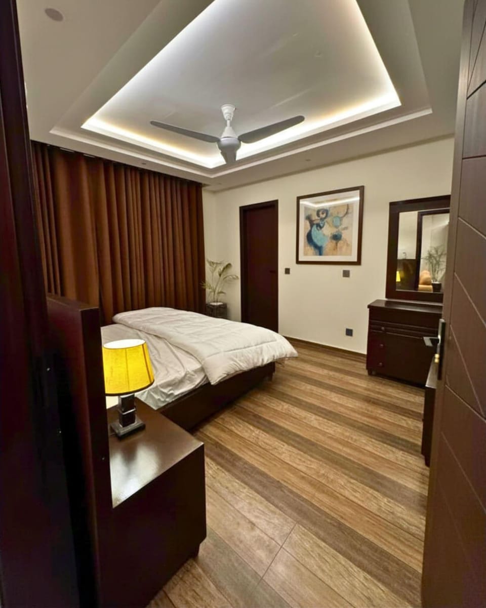 1 Bed Apartment near Eiffel tower Apartment in Lahore