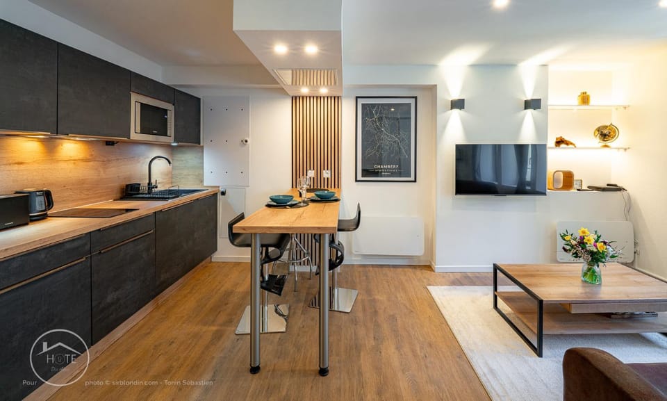 Kitchen or kitchenette, oven, stove, toaster, kitchen