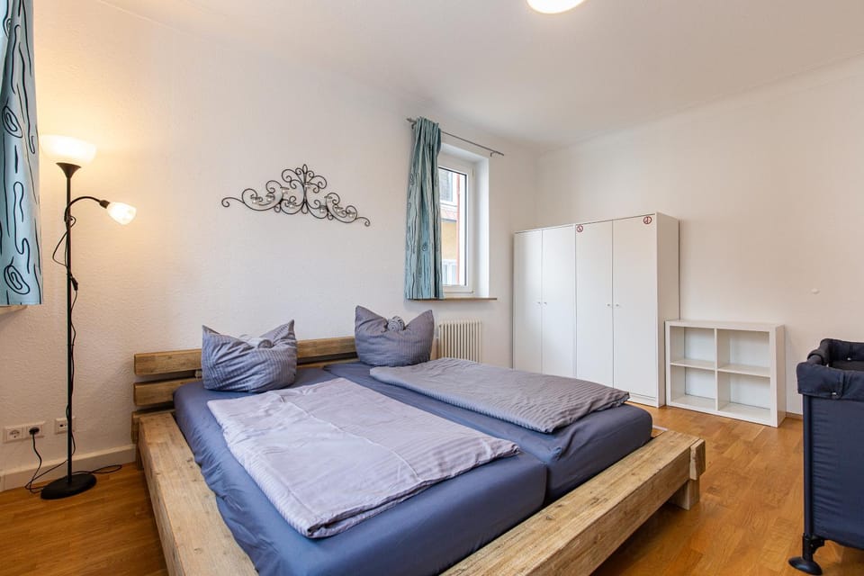 Haus Wendelgard I zentrale Lage I Parkplatz I ganze Wohnung Apartment in Friedrichshafen