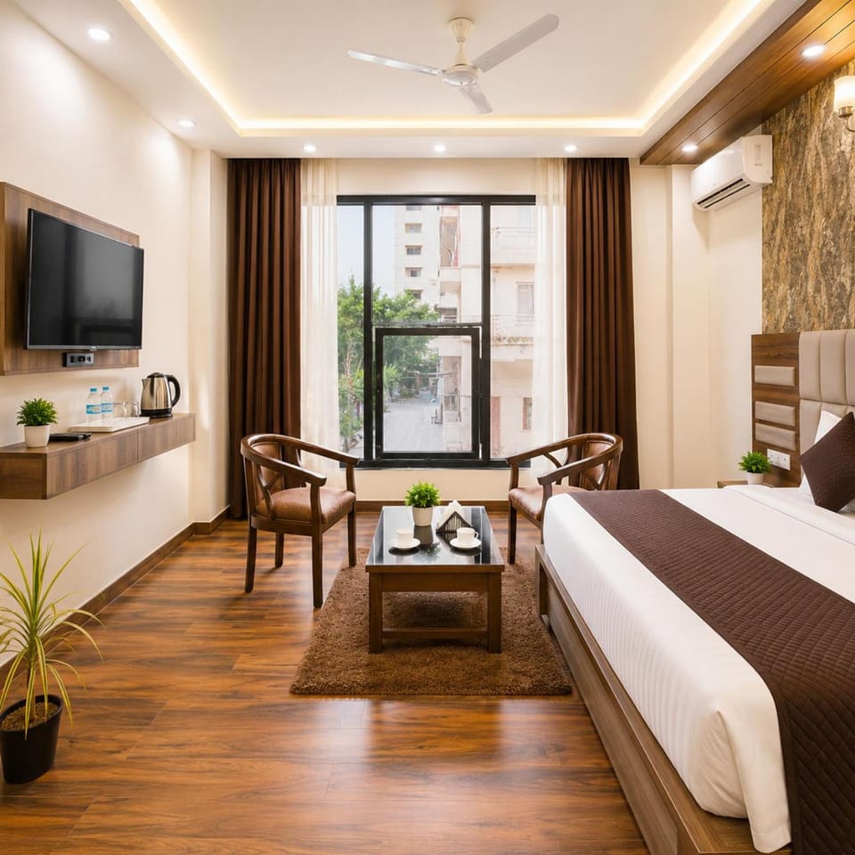 Bed, TV and multimedia, Photo of the whole room, Seating area, Evening entertainment, air conditioner
