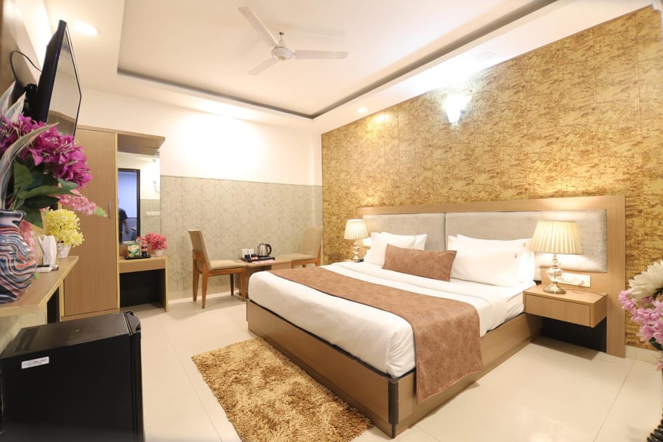Communal lounge/ TV room, TV and multimedia, Photo of the whole room, Evening entertainment, hair dresser