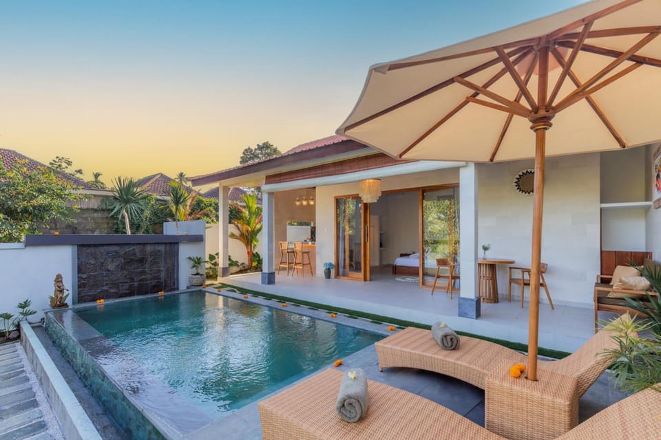 Property building, Swimming pool