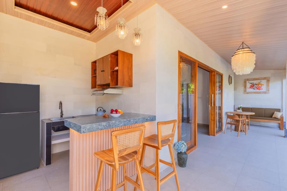 Kitchen or kitchenette, Seating area, kitchen