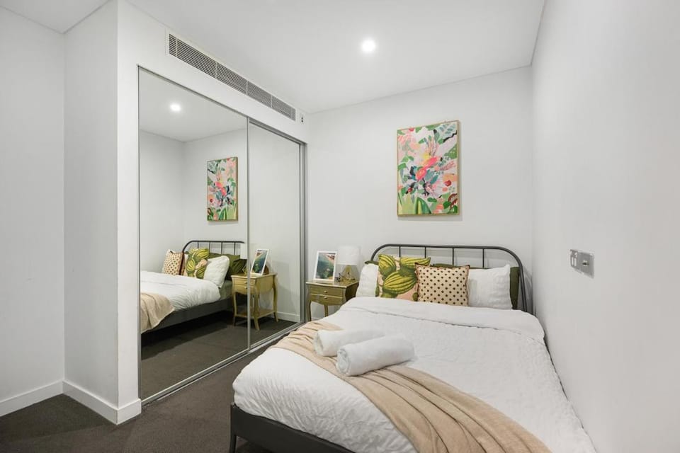 Ryde Warm 2BR Stay with Pool near Train Station Apartment in Sydney