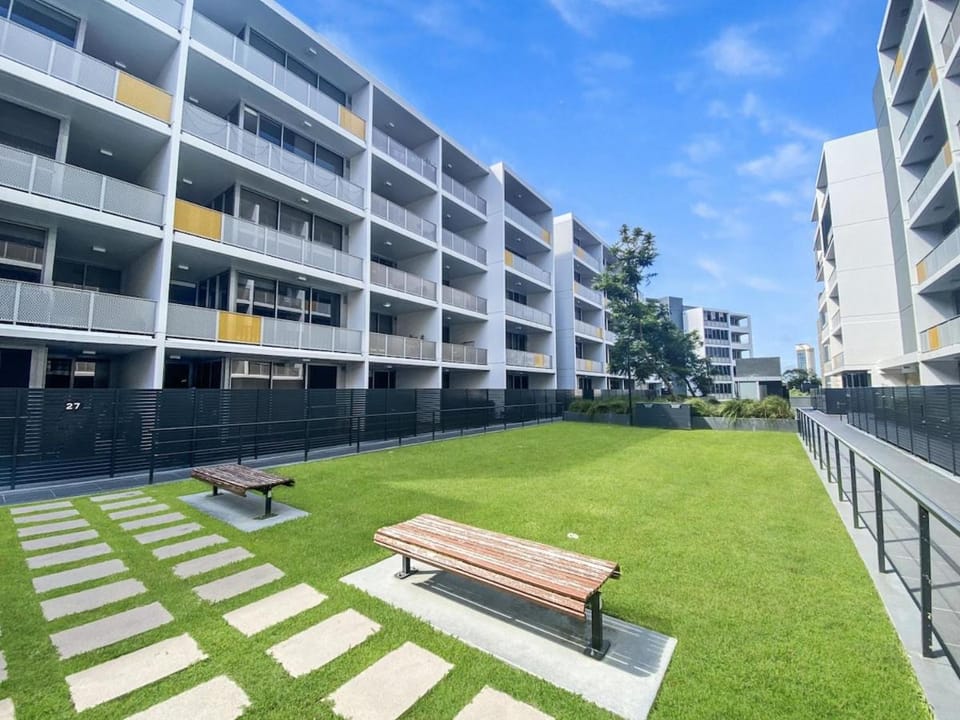 Ryde Warm 2BR Stay with Pool near Train Station Apartment in Sydney