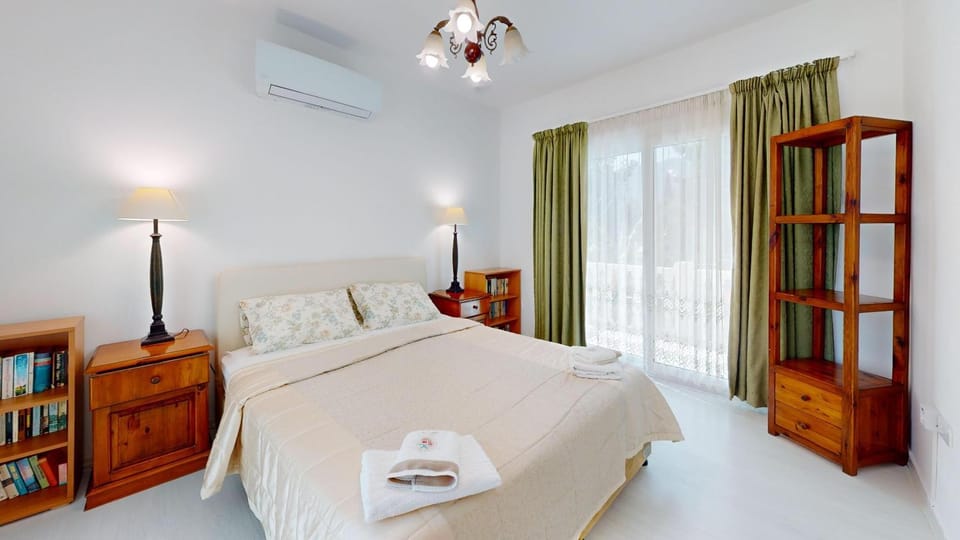 Bed, Library, Bedroom, towels, wardrobe, air conditioner
