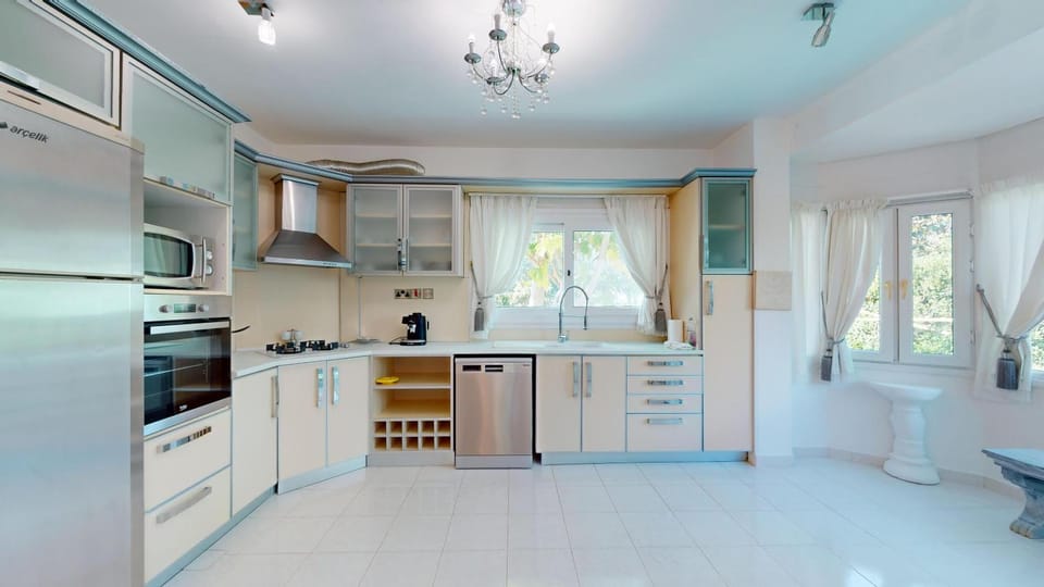 Kitchen or kitchenette, Kitchen or kitchenette, dishwasher, oven, stove