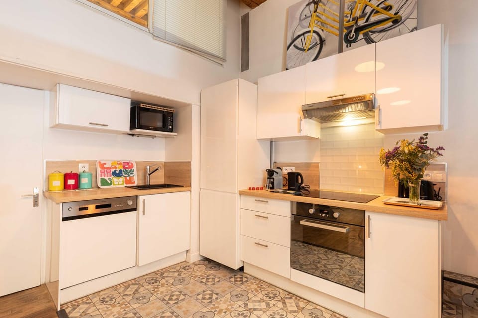 Kitchen or kitchenette