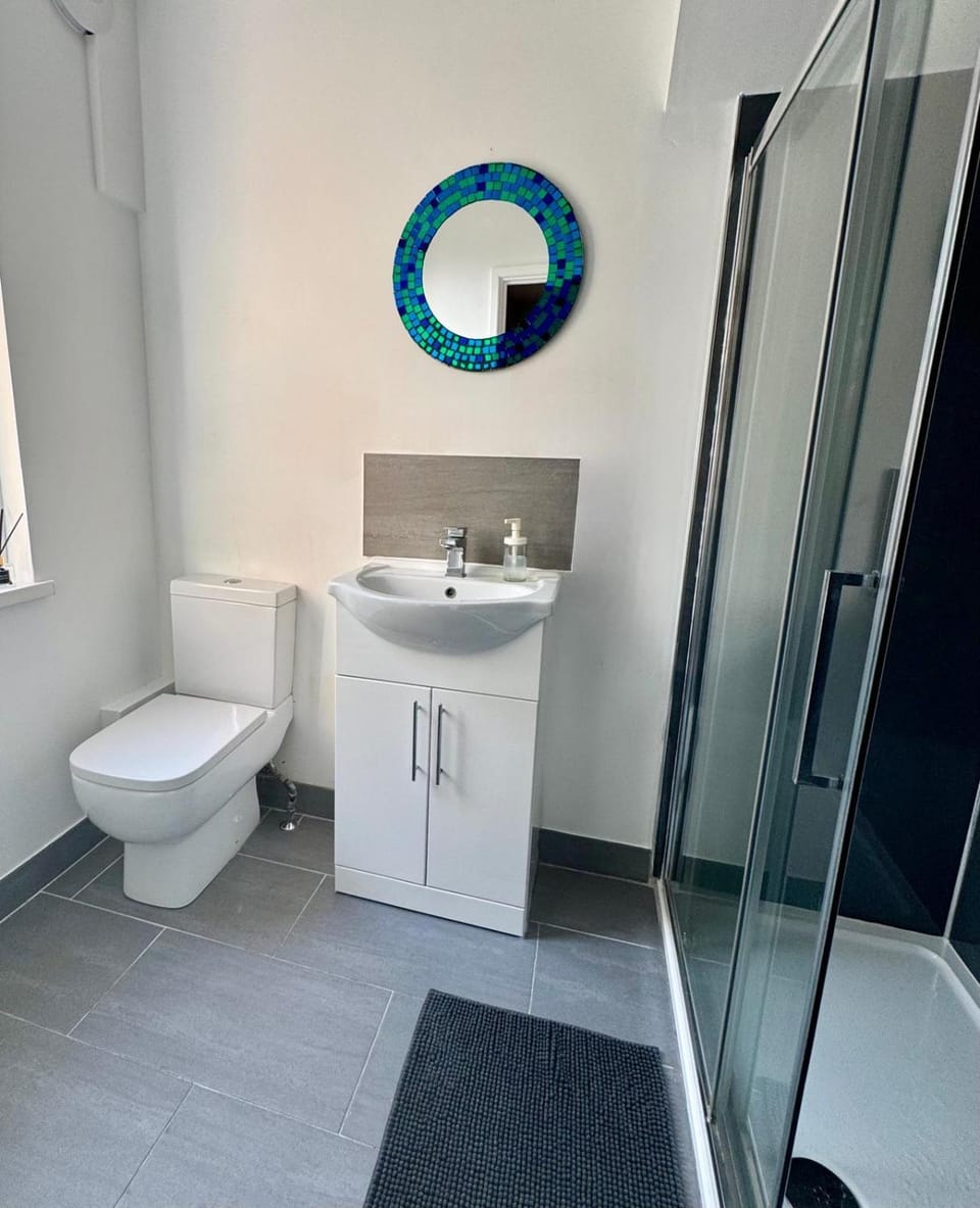 Shower, Toilet, Bathroom