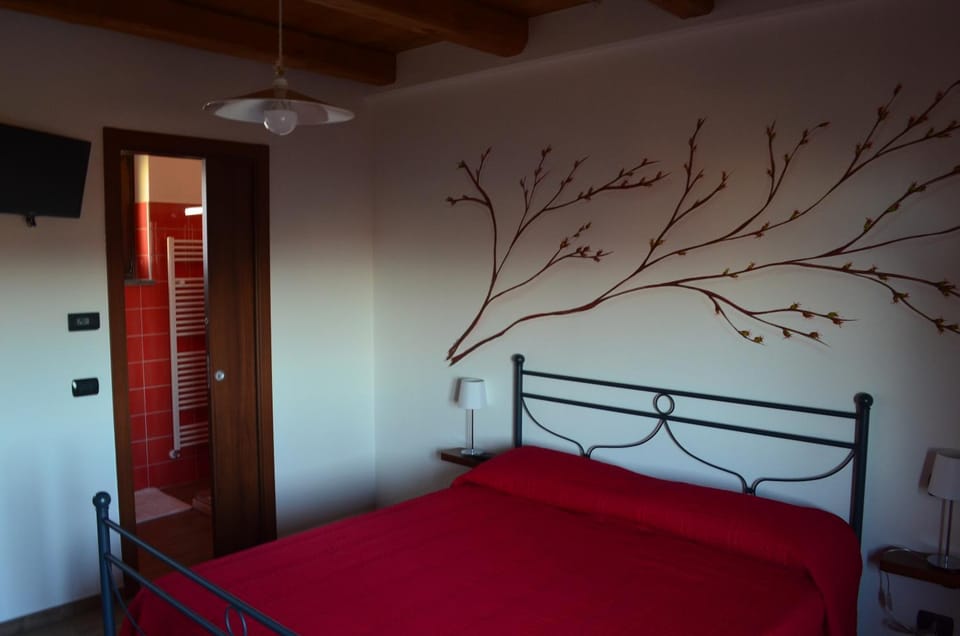 TV and multimedia, Photo of the whole room, Bedroom