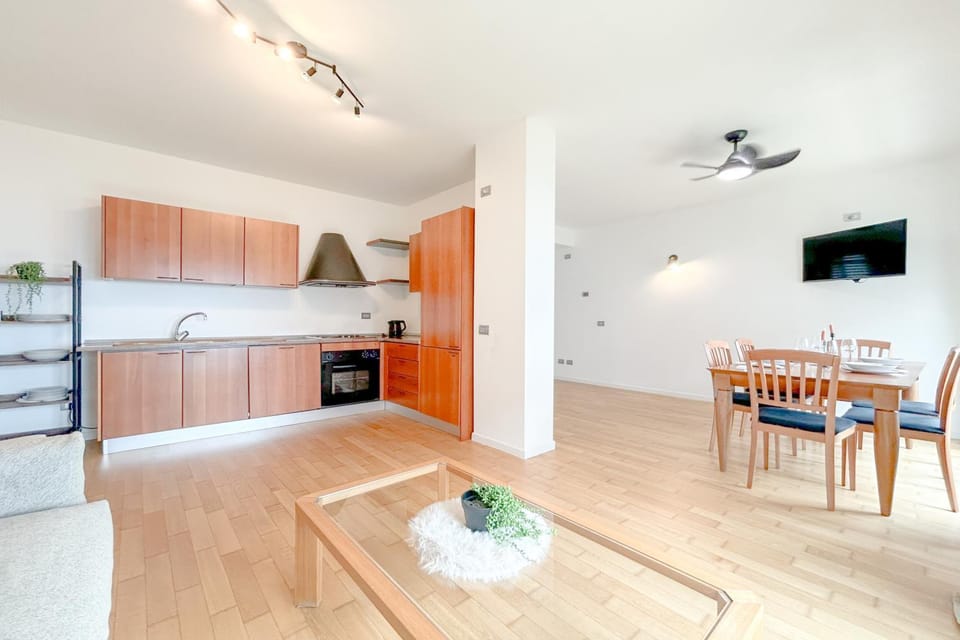TV and multimedia, Kitchen or kitchenette, Dining area