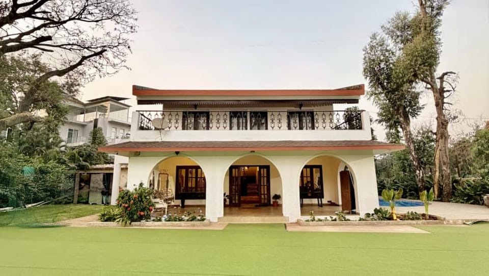 Property building, Natural landscape, Garden, Garden, View (from property/room), Balcony/Terrace, Garden view