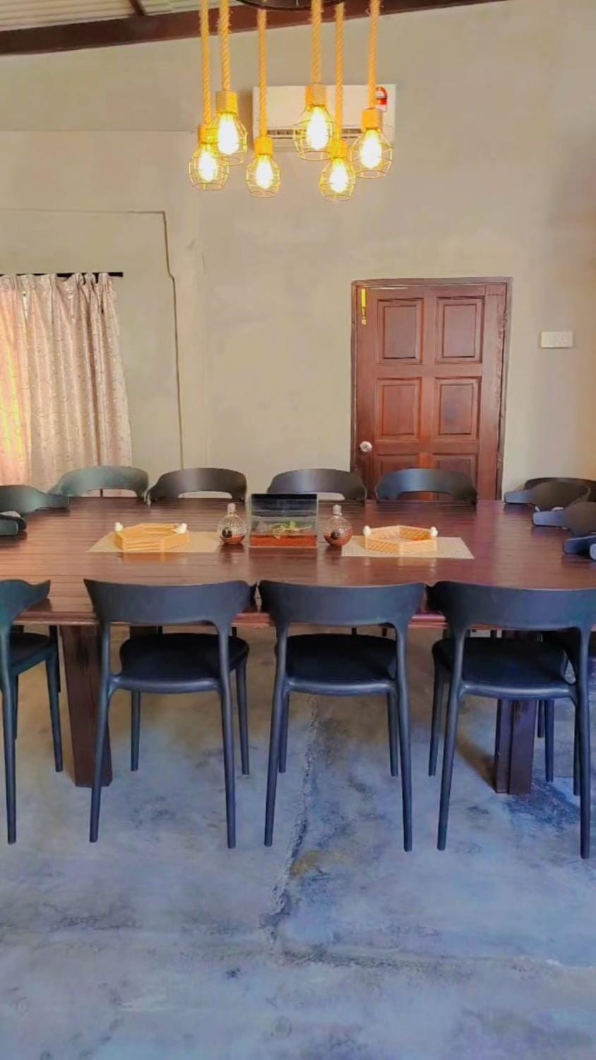Property building, Communal lounge/ TV room, Coffee/tea facilities, Communal kitchen, pet friendly, storage, toaster