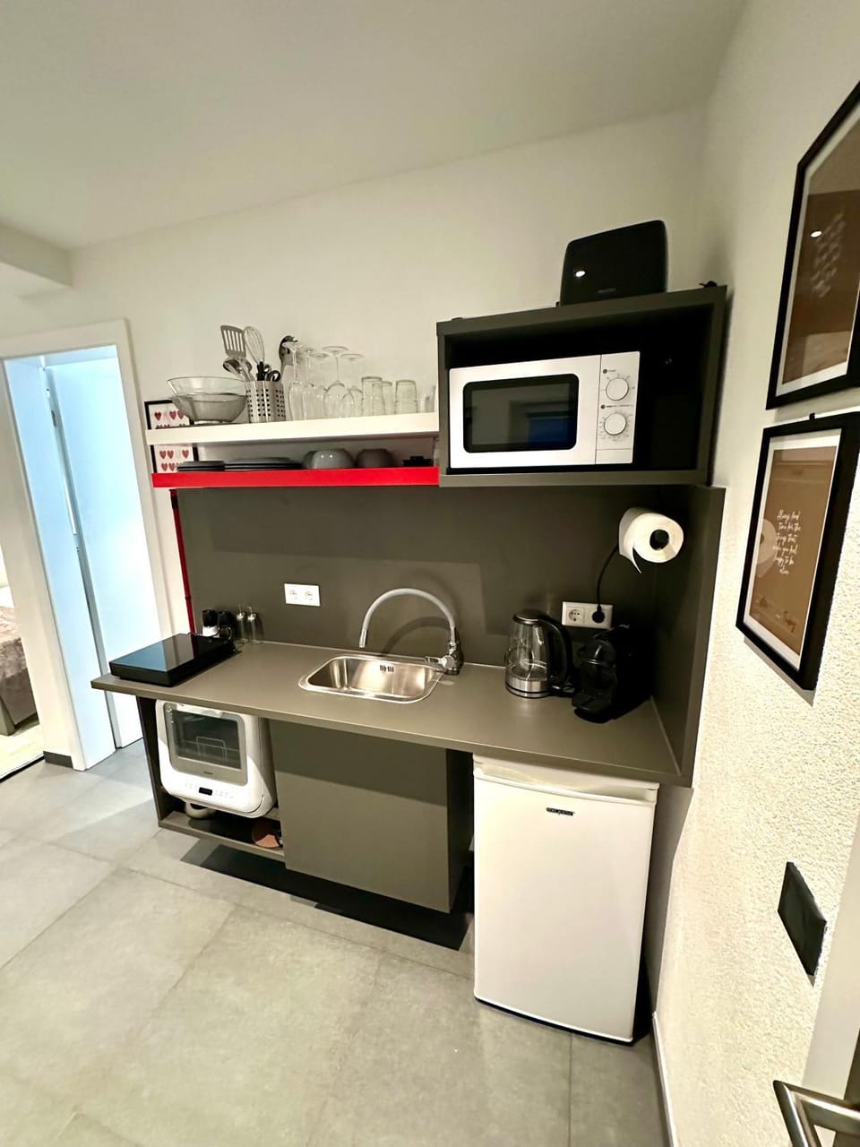 Kitchen or kitchenette, oven, stove