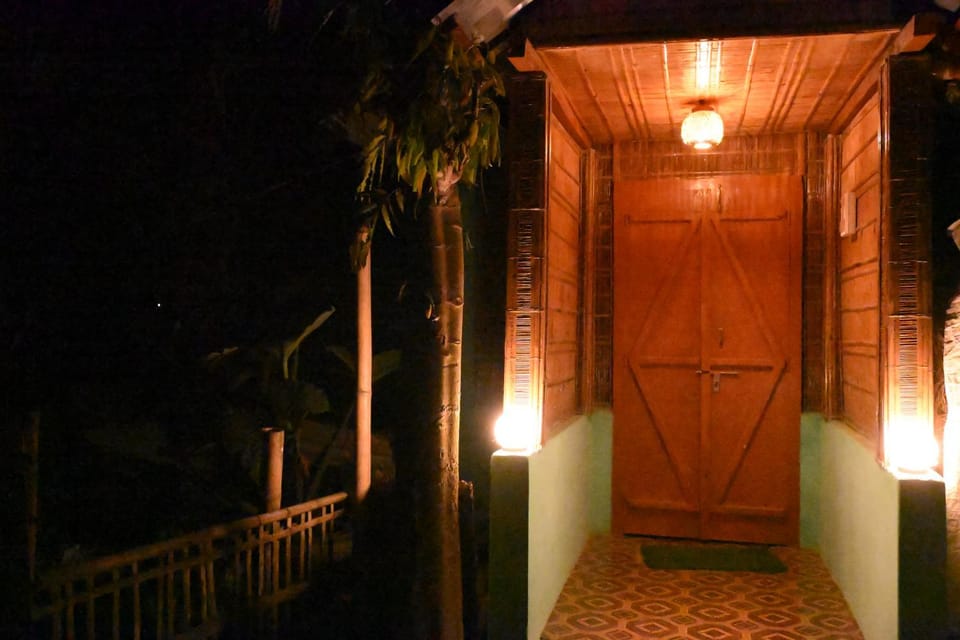 Facade/entrance, Night