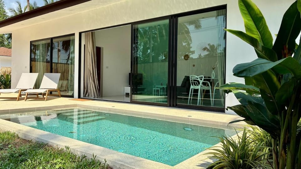 Patio, Garden, Garden view, Pool view, Swimming pool, sunbed