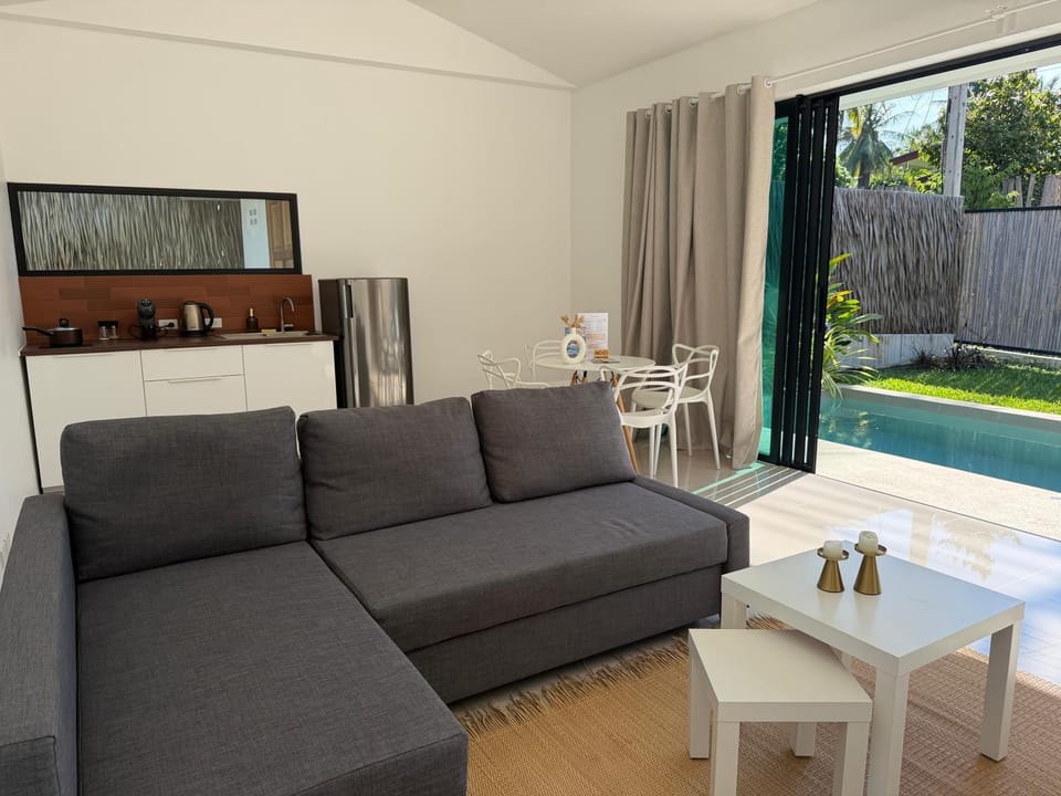 Kitchen or kitchenette, Living room