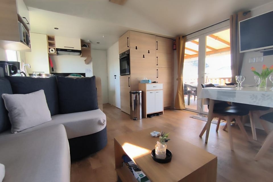 Mobilhome 3 chambres avec terrasse et magnifique jardin House in Canet-en-Roussillon