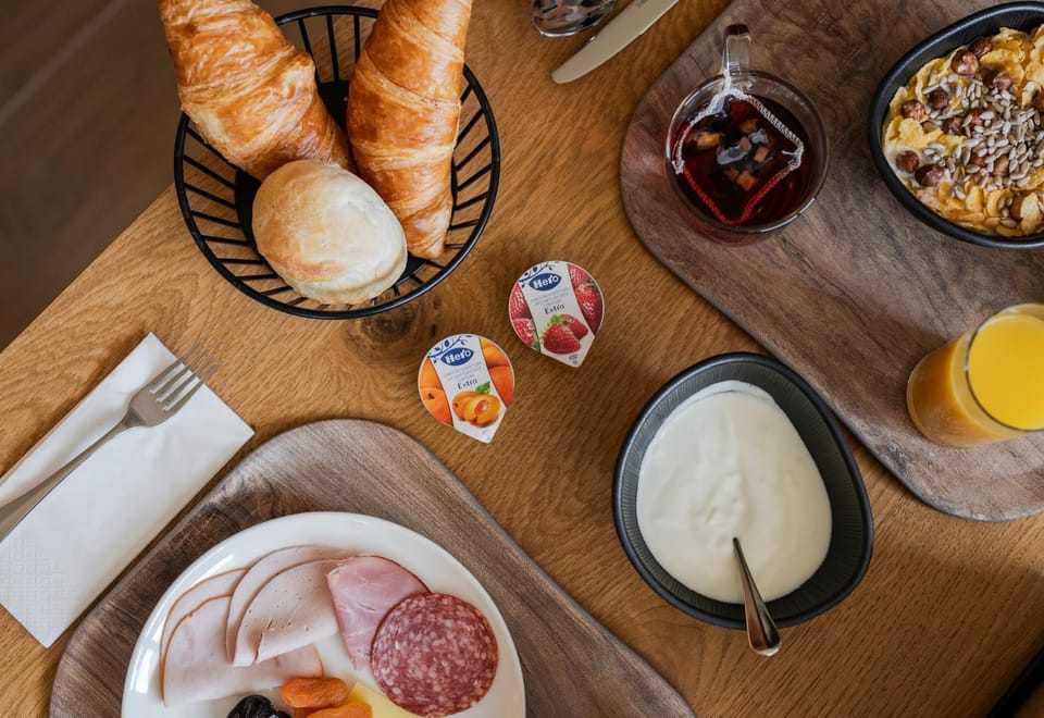 Breakfast, Continental breakfast