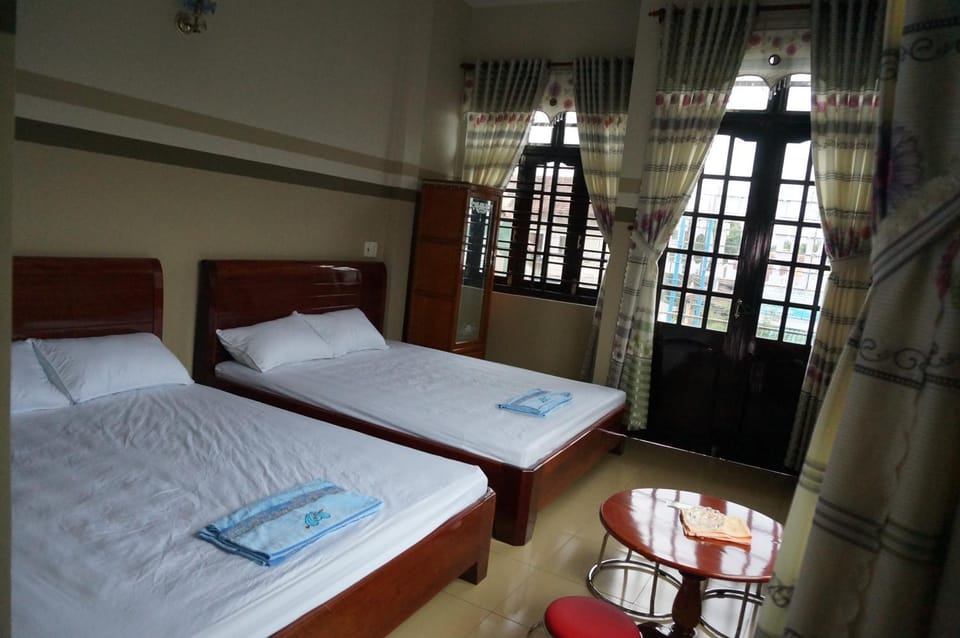 Bed, Mountain view