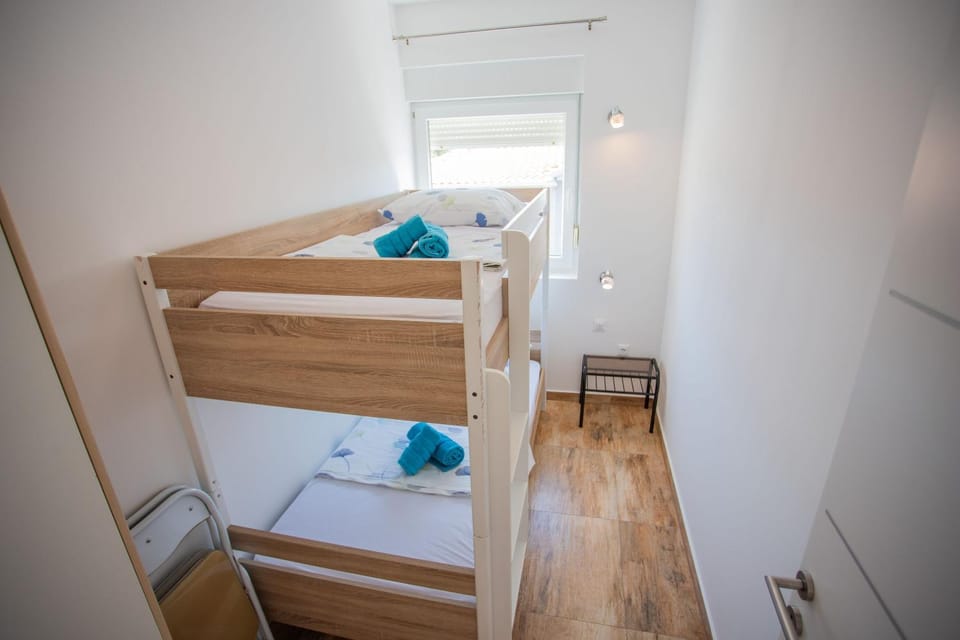 bunk bed