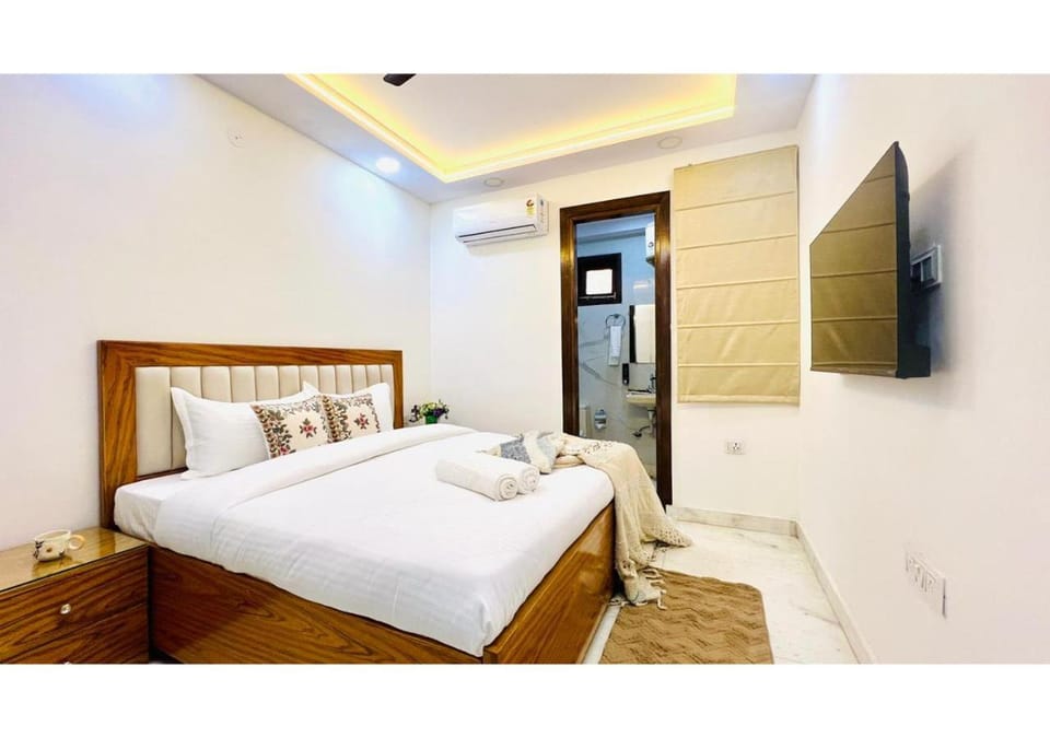 Bathroom, Bedroom