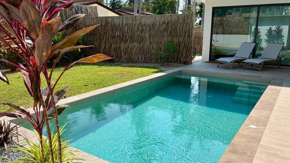 Garden view, Swimming pool, sunbed
