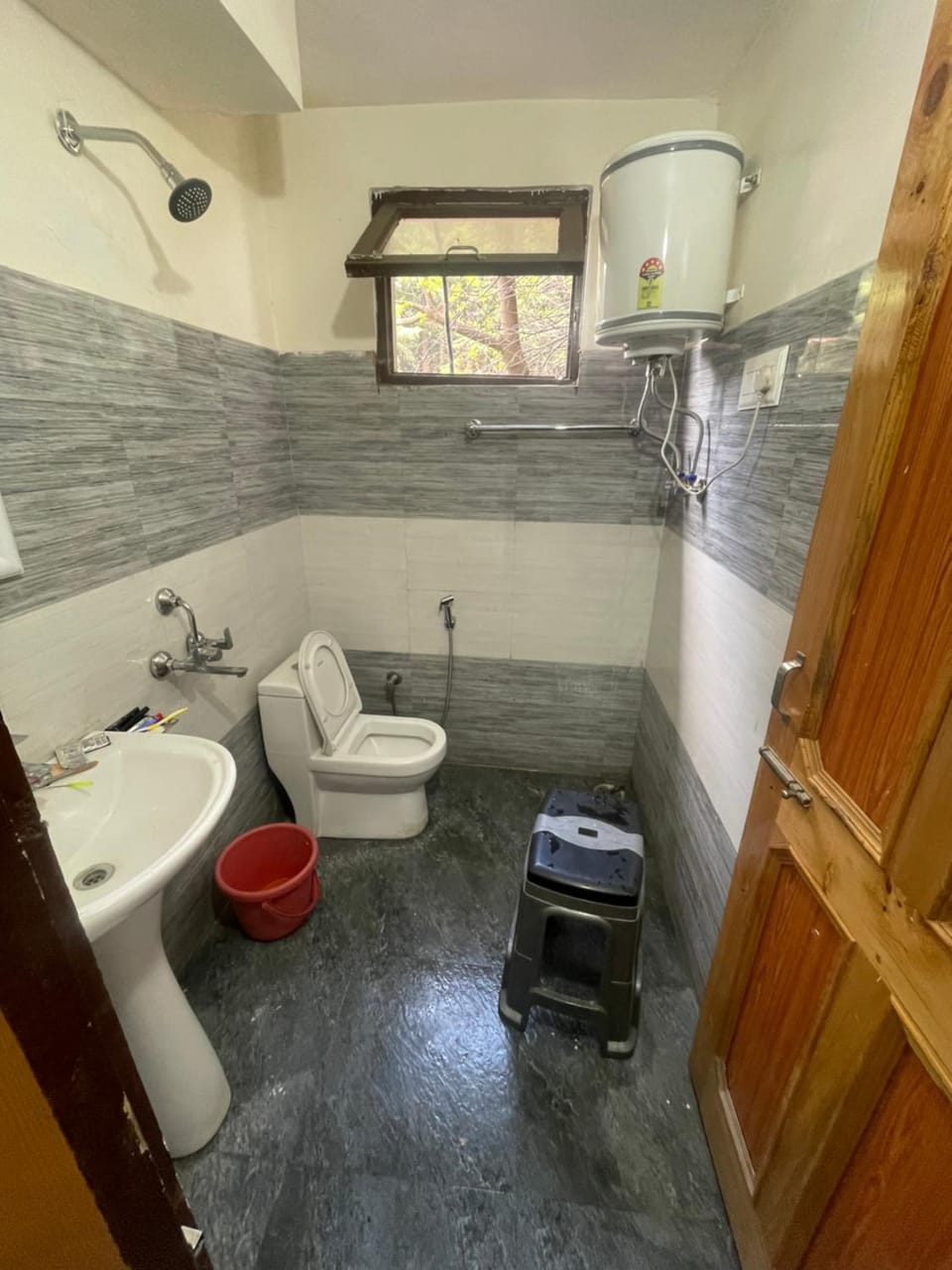 Shower, Toilet, Bathroom