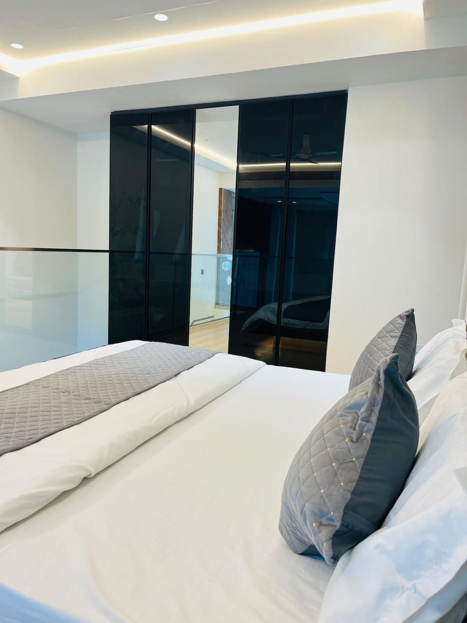 Lapstay LOFT1631-Duplex Balcony & Expressway View Apartment in Gurugram
