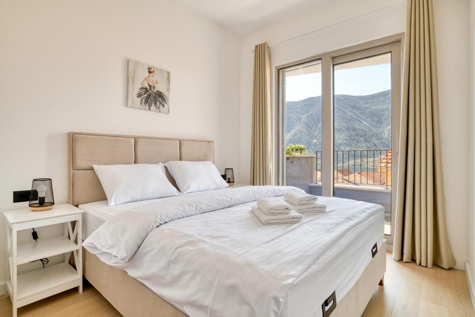 Boka Gardens Sea View Apartment 3 by MN Property Apartment in Dobrota