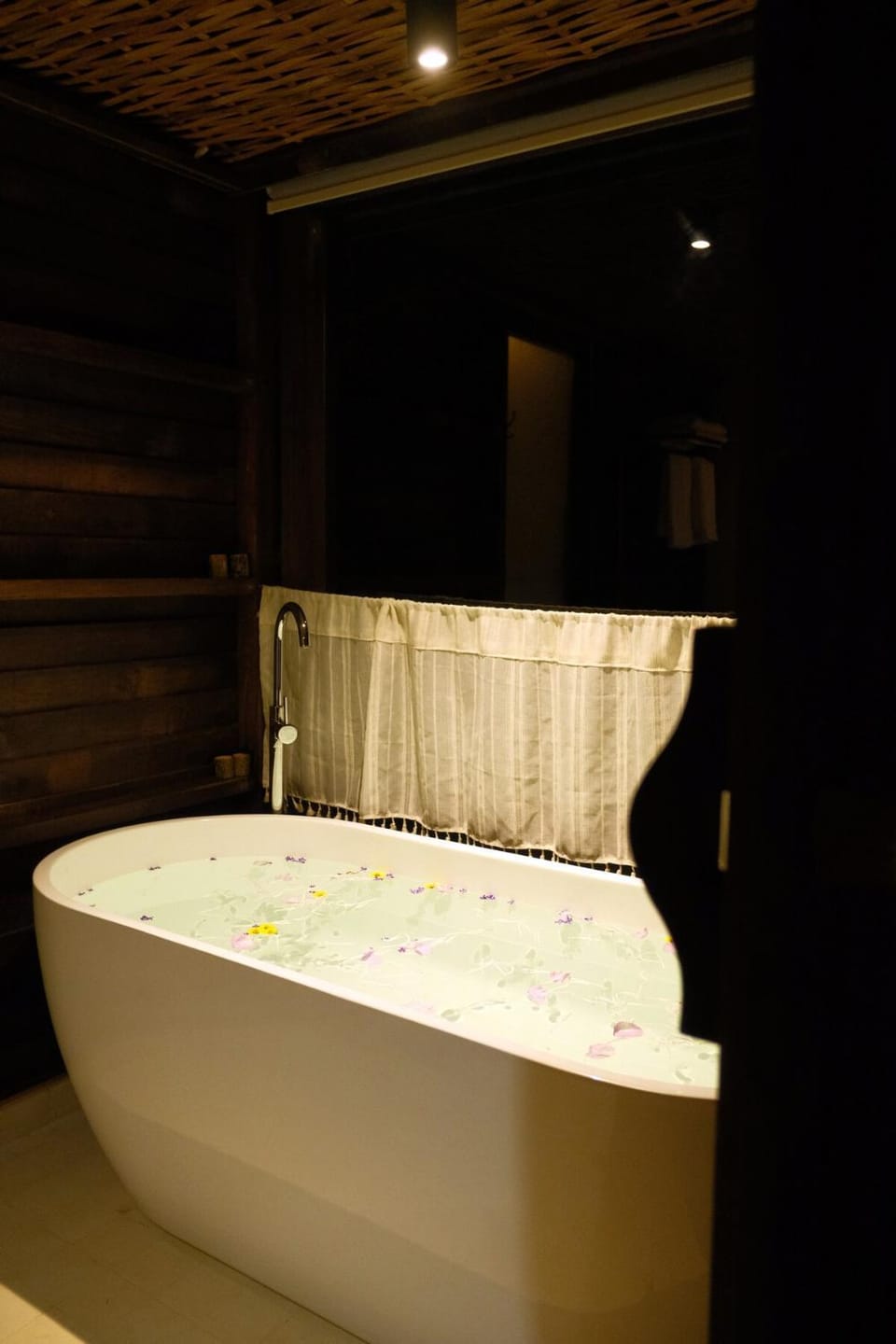 Kalm Cabin Phuket Farmstay Cabin in Thep Krasatti