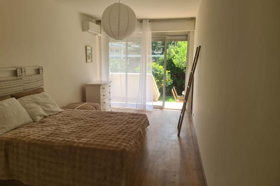 Oasis à Montpellier Jardin Privé Piscine Plages Apartment in Montpellier
