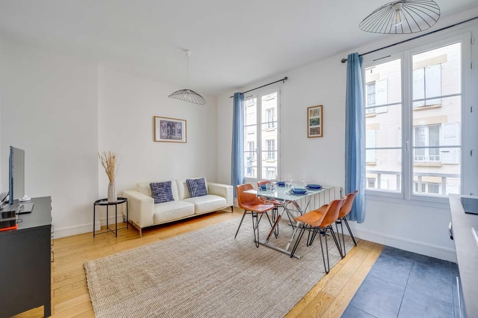 TV and multimedia, Living room, Dining area