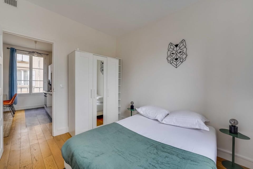 Bedroom, wardrobe